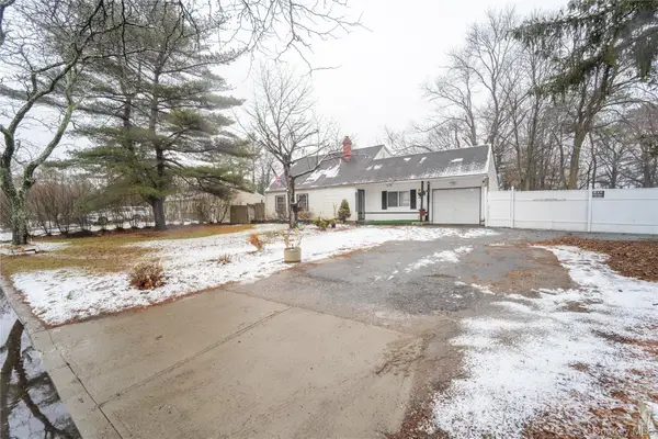 382 Jamaica Avenue, Medford, NY 11763