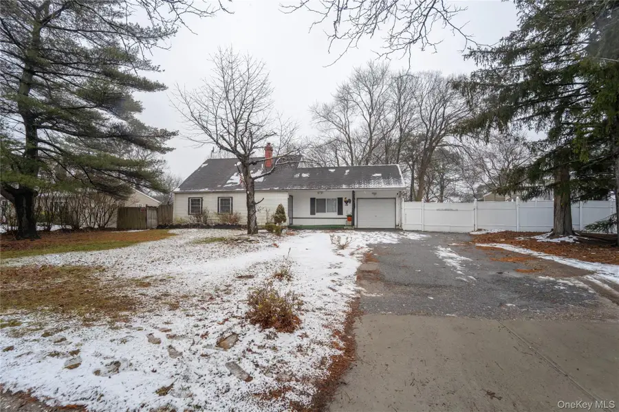 382 Jamaica Avenue, Medford, NY 11763 - #2