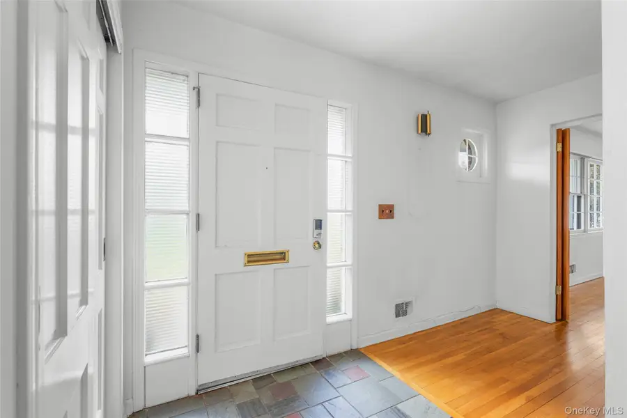 506 Oakwood Road, Mamaroneck, NY 10543 - #2