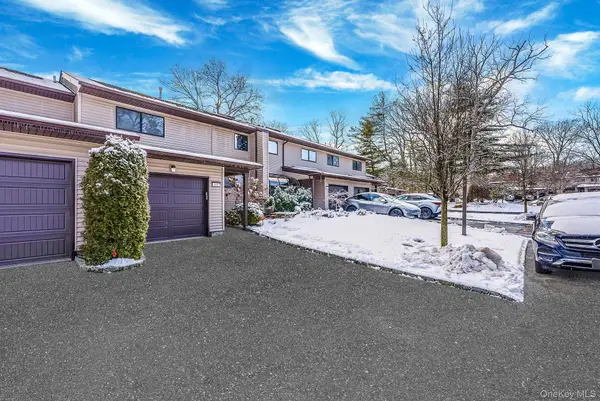 105 Northgate Circle, Melville, NY 11747