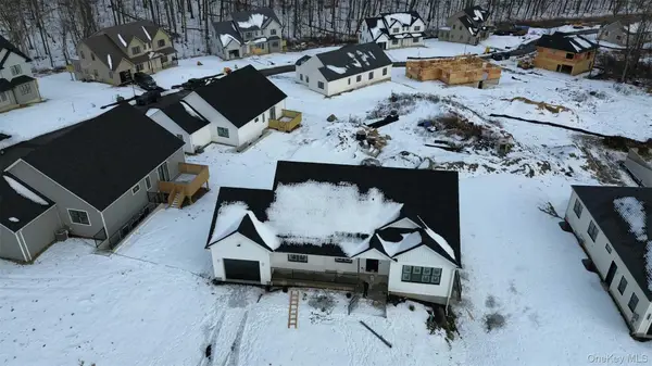 47 Southfield Falls, Monroe, NY 10950