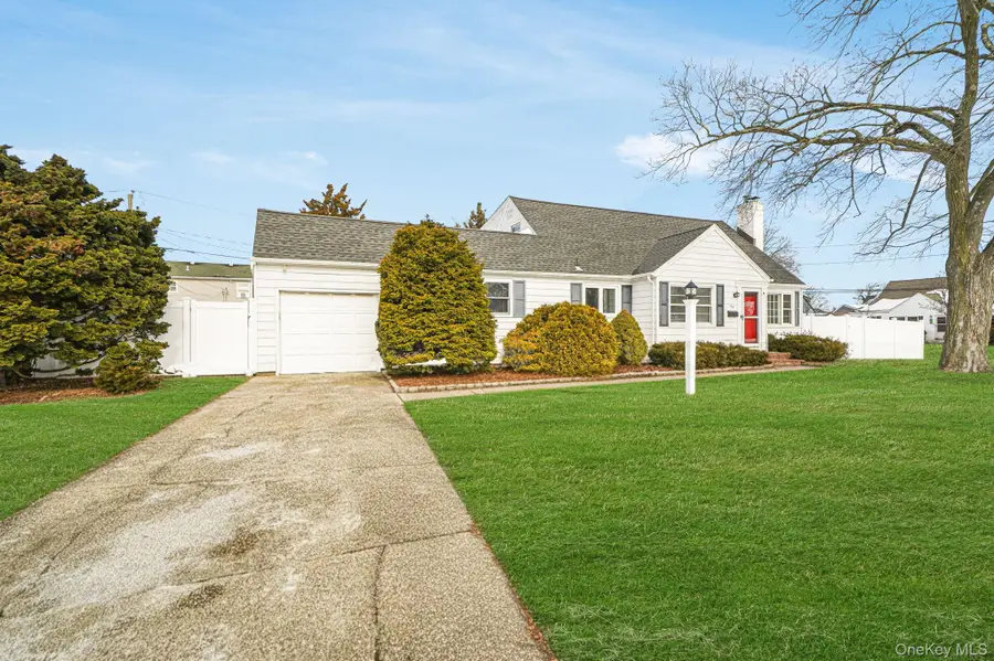 53 Canterbury Lane, North Babylon, NY 11703 - #2