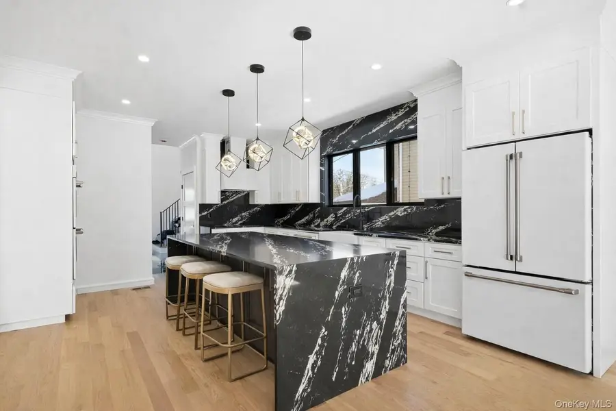 31 Gedney Way, White Plains, NY 10605 - #3