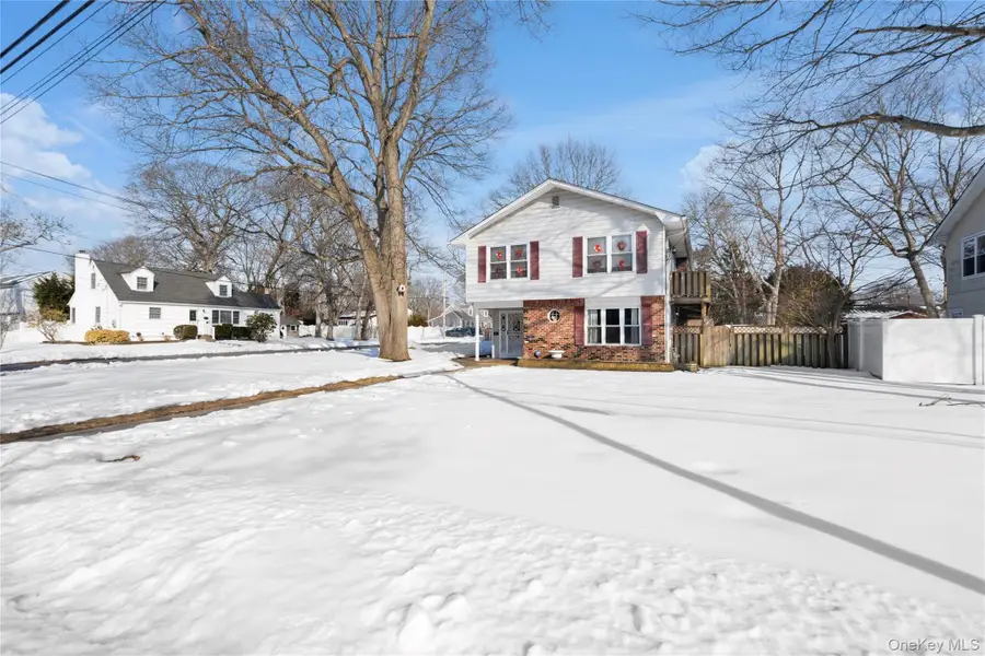 1093 Oakneck Road, Bay Shore, NY 11706 - #3