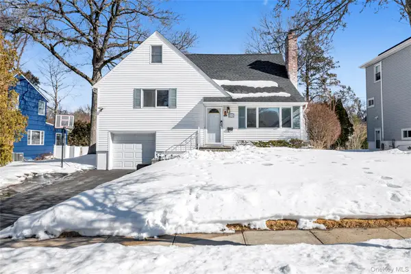 34 Roxbury Road, Port Washington, NY 11050