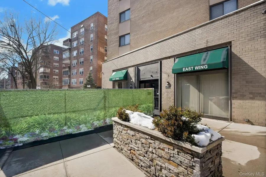 100 E Hartsdale Avenue #MiE, Hartsdale, NY 10530 - #2