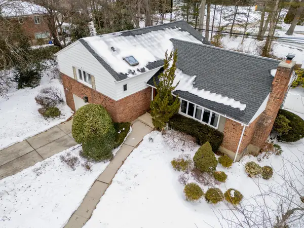 105 Reeve Road, Rockville Centre, NY 11570