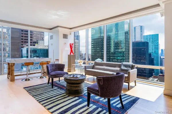 641 5th Avenue #33D, New York (Manhattan), NY 10022