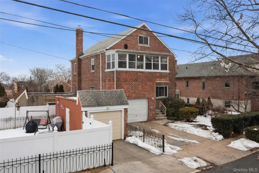 2322 Pearsall Avenue, Bronx, NY 10469 - #2
