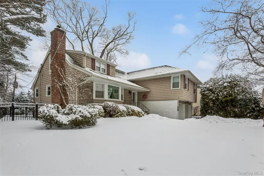 688 Hempstead Avenue, Rockville Centre, NY 11570 - #2