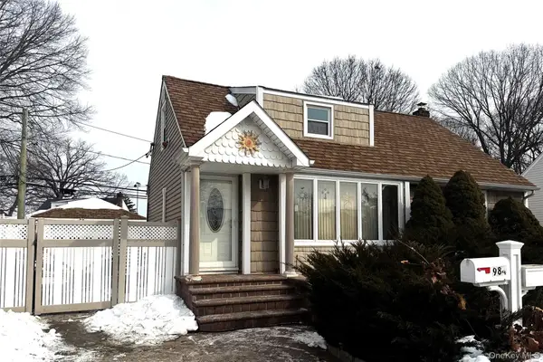 984 Shelburne Drive, Franklin Square, NY 11010