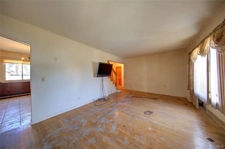 984 Shelburne Drive, Franklin Square, NY 11010 - #2