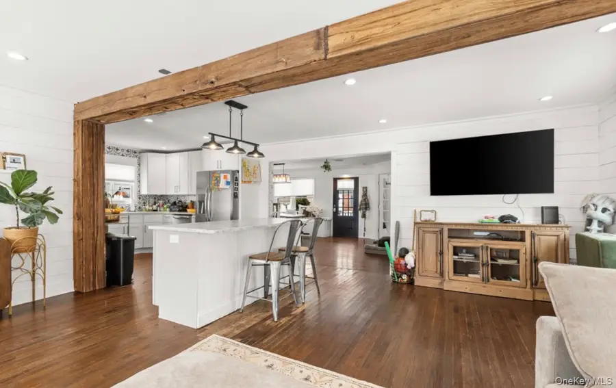 47 Smith Avenue, Islip, NY 11751 - #3