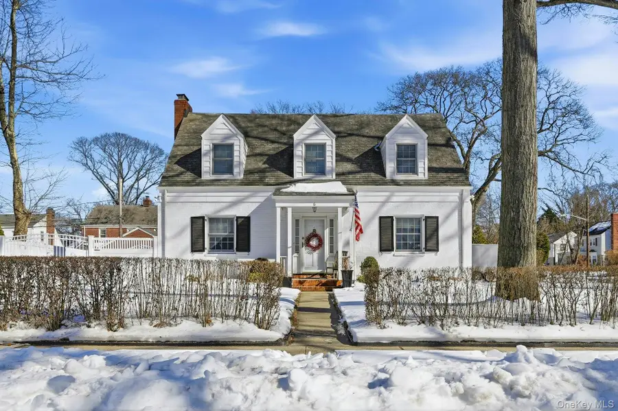 6 Beverly Parkway, Freeport, NY 11520 - #2