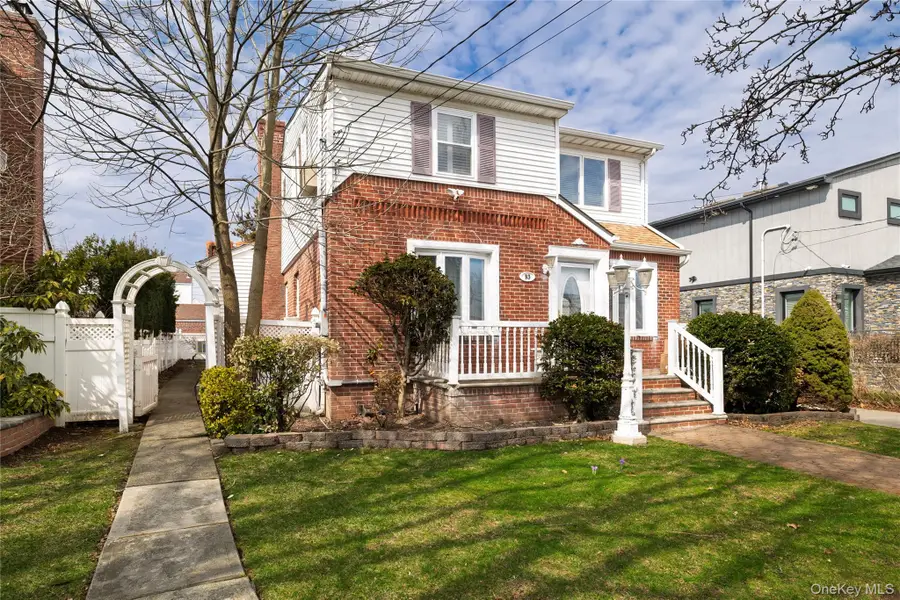 93 Kenneth Place, New Hyde Park, NY 11040 - #2