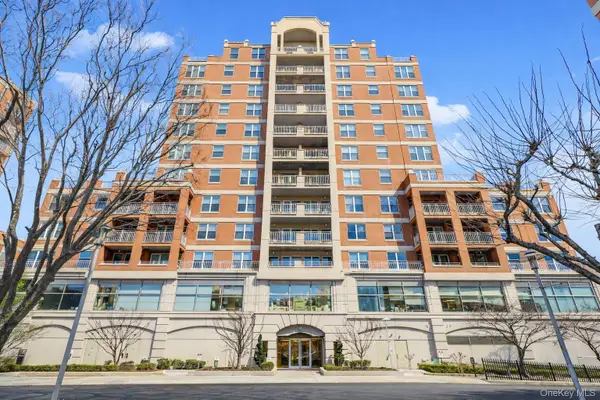 50 Oceana Drive W #3D, Brooklyn, NY 11235