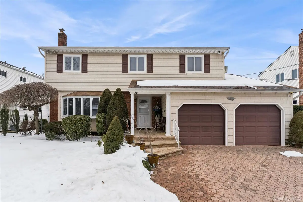 44 Wallace Drive, Plainview, NY 11803 - #1