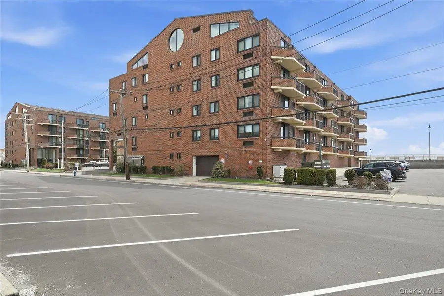 750 W Broadway #4Q, Long Beach, NY 11561 - #2