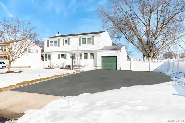 2907 Rhode Island Avenue, Medford, NY 11763