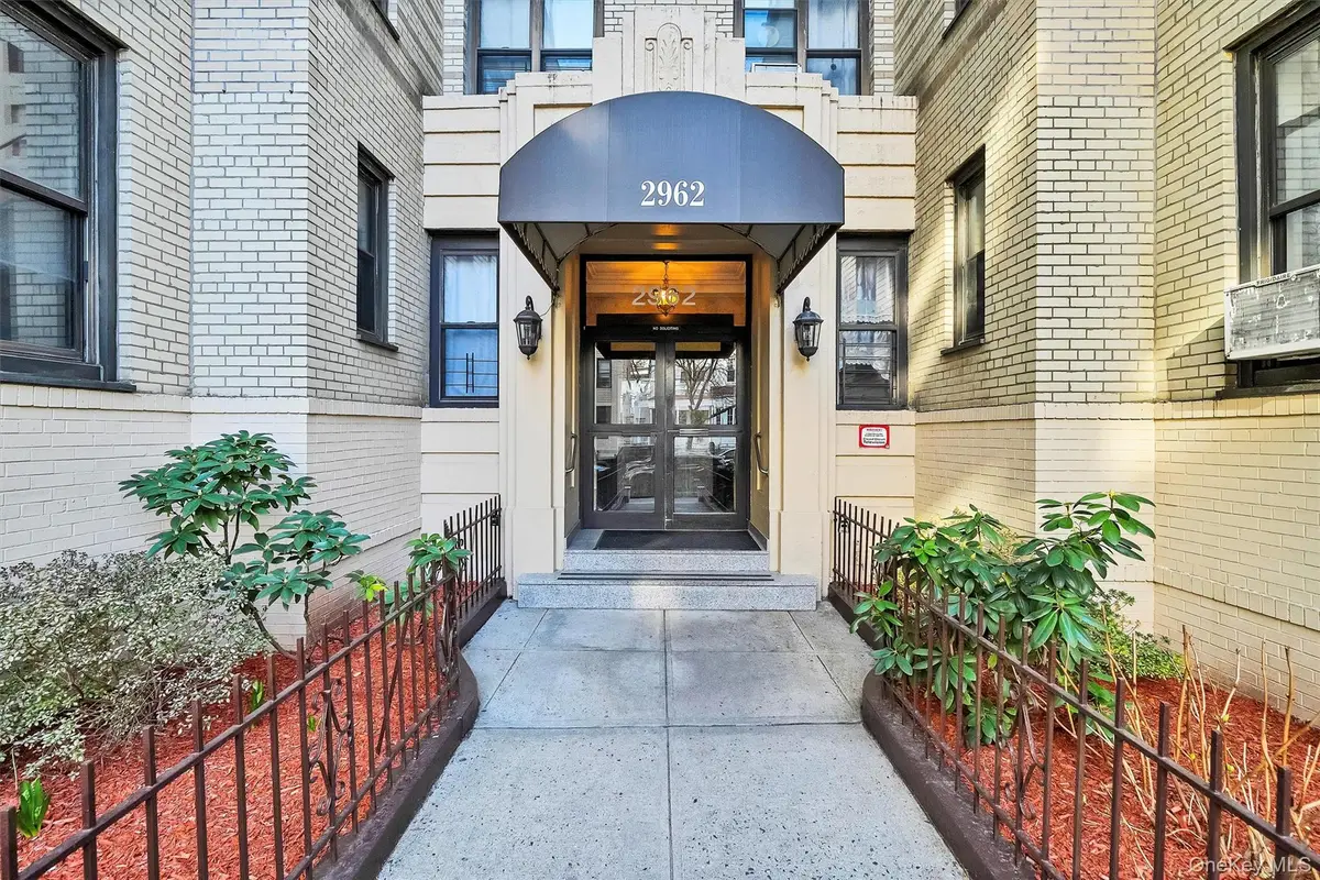 2962 Decatur Avenue #5th Floor, Bronx, NY 10458 - #1