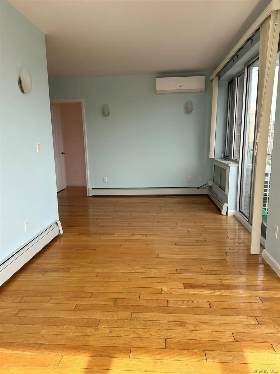 136-21 Latimer Place #4L, Flushing, NY 11354 - #3