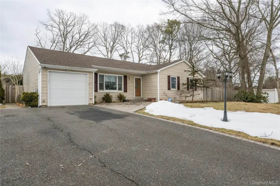 8 Shelley Court, Middle Island, NY 11953 - #2