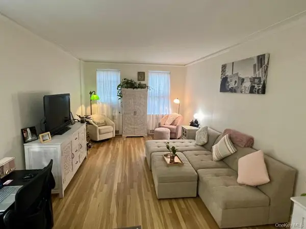 6863 108th Street #2F, Forest Hills, NY 11375