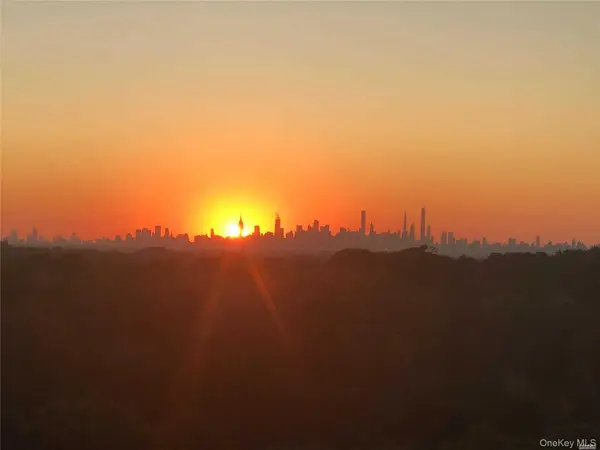 1 Bay Club Drive #19B, Bayside, NY 11360