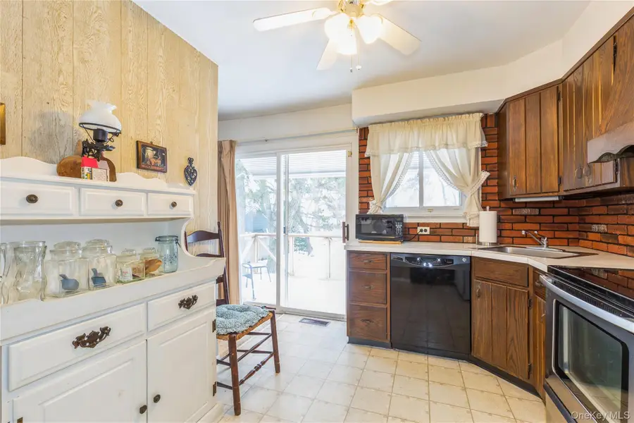 51 Forest Avenue, West Babylon, NY 11704 - #3