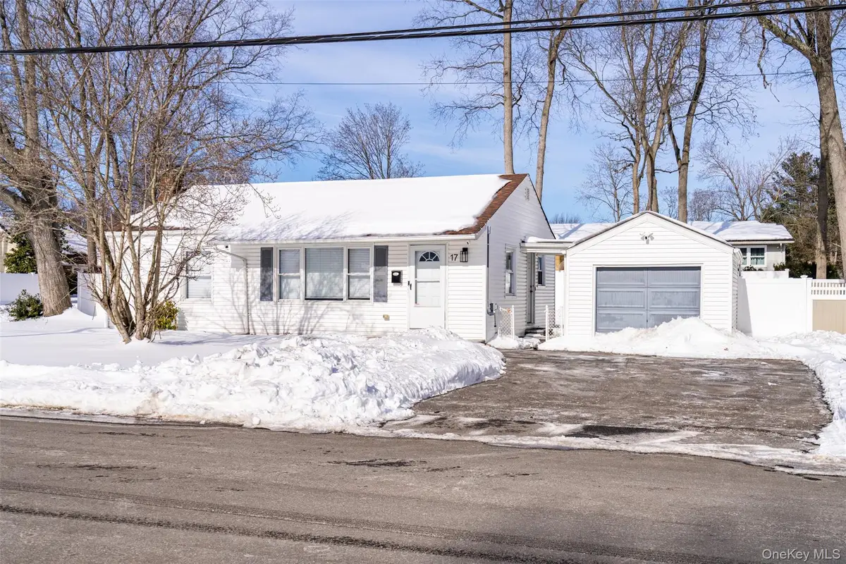 17 Armell Street, Huntington Station, NY 11746 - #1