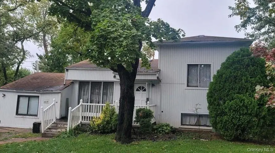 32 Duke Street, Deer Park, NY 11729 - #1