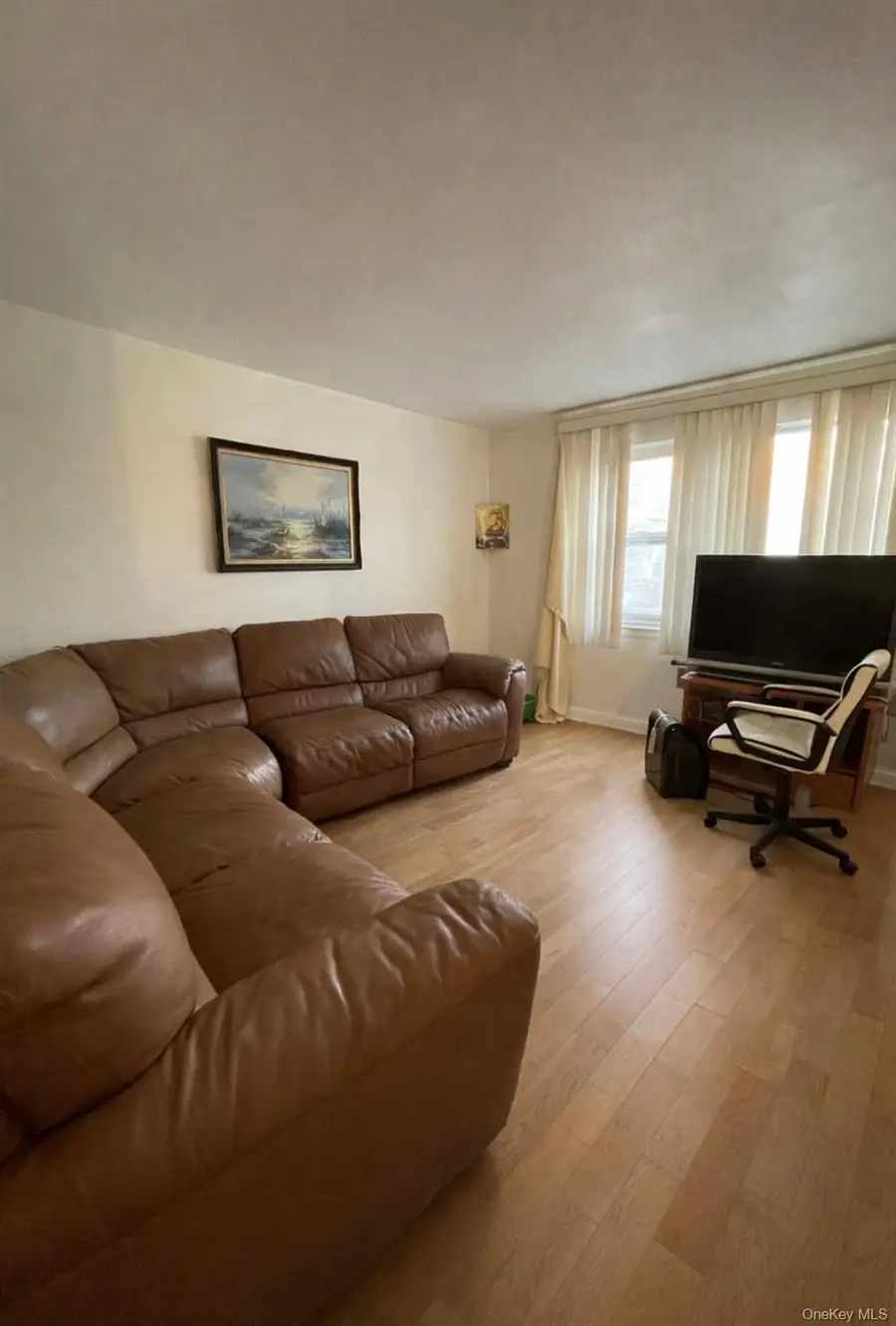 138-33 Jewel Avenue #3Q, Flushing, NY 11367 - #2