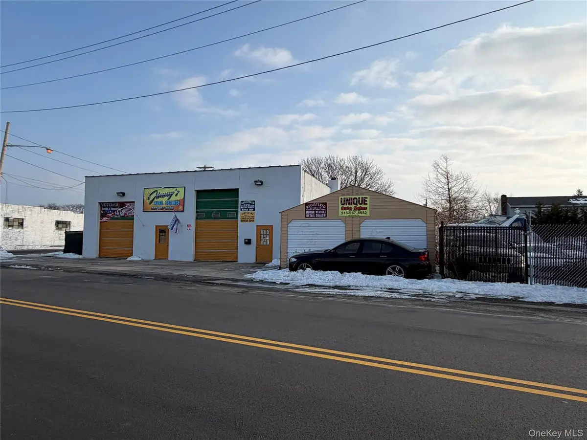 628 Shore Road, Lindenhurst, NY 11757 - #1