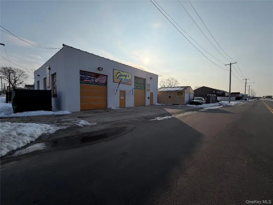 628 Shore Road, Lindenhurst, NY 11757 - #2