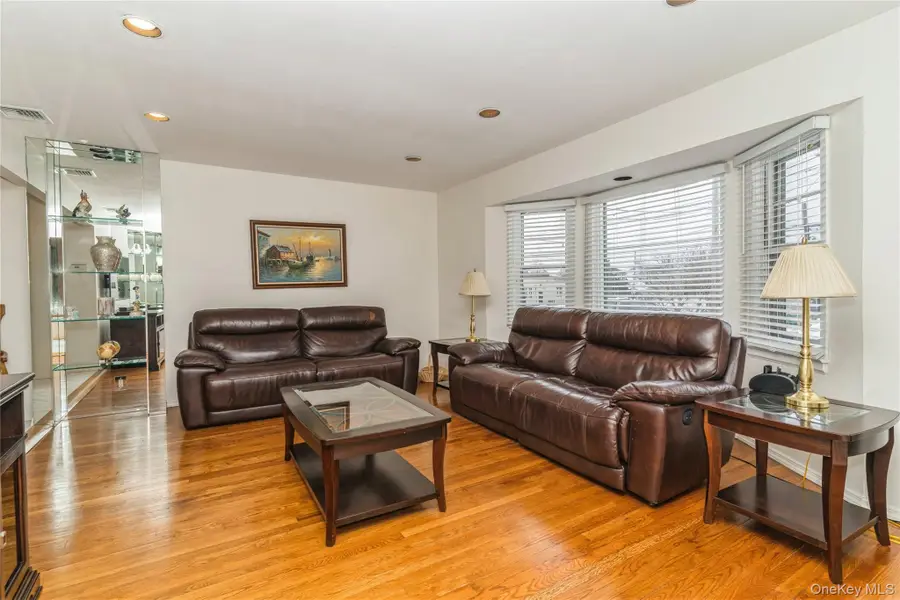 253 E Meadow Avenue, East Meadow, NY 11554 - #2