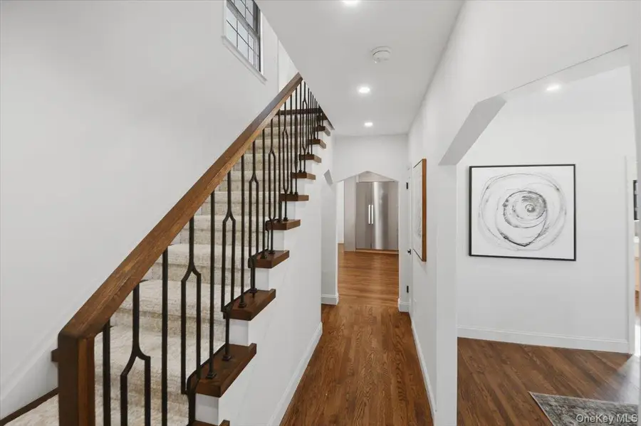 18 Lakeside Drive, New Rochelle, NY 10801 - #2