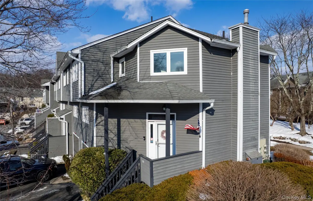 97 Village Green, Bardonia, NY 10954 - #1