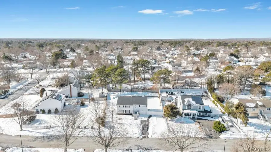 9 Meadow Avenue, Medford, NY 11763 - #3