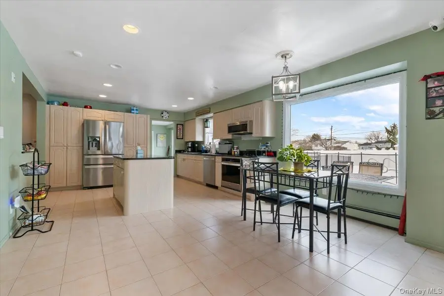 5 Lafayette Place, Massapequa, NY 11758 - #3