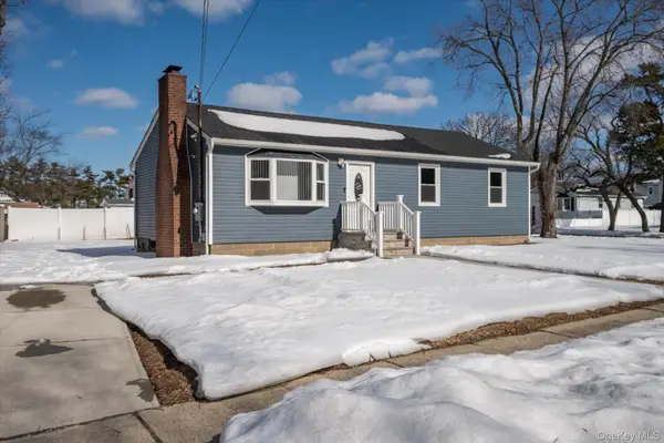 93 Garfield Boulevard, Farmingdale, NY 11735