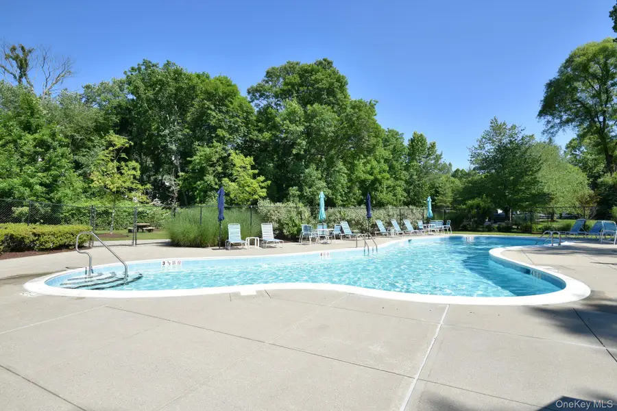 7 Club Pointe Drive #7, White Plains, NY 10605 - #3