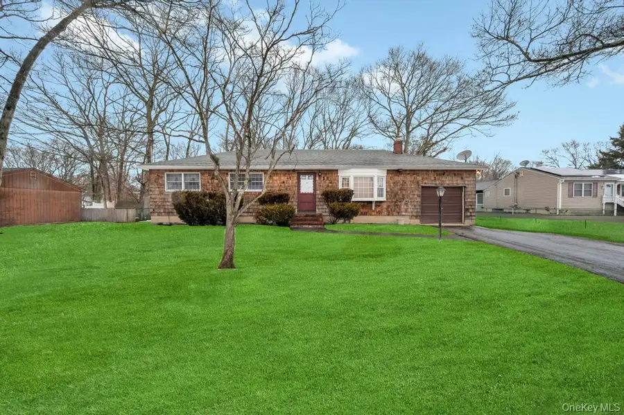 15 E Woodside Avenue, Patchogue, NY 11772 - #3