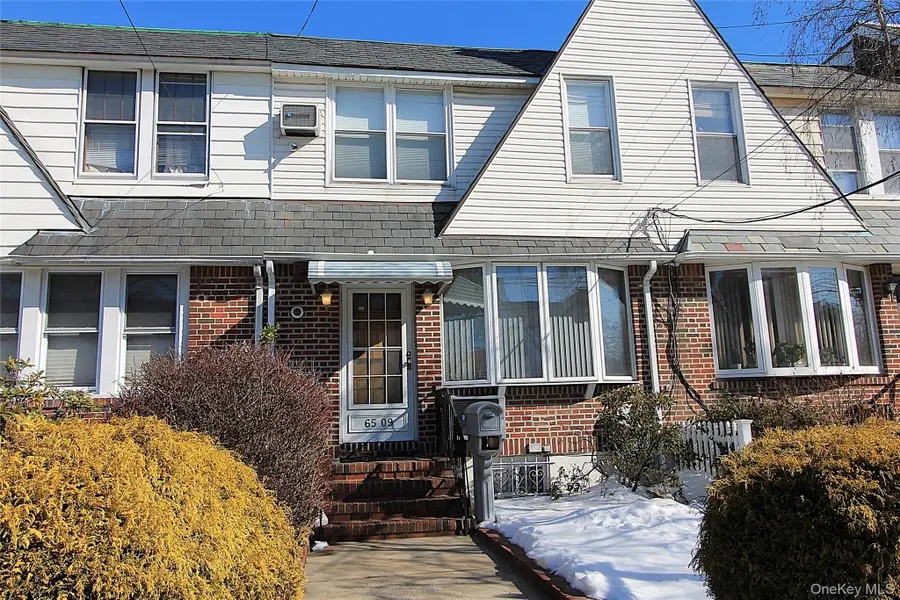 65-09 77th Place, Middle Village, NY 11379 - #2