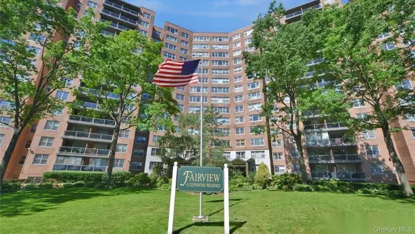 61-20 Grand Central Parkway #C1102, Forest Hills, NY 11375