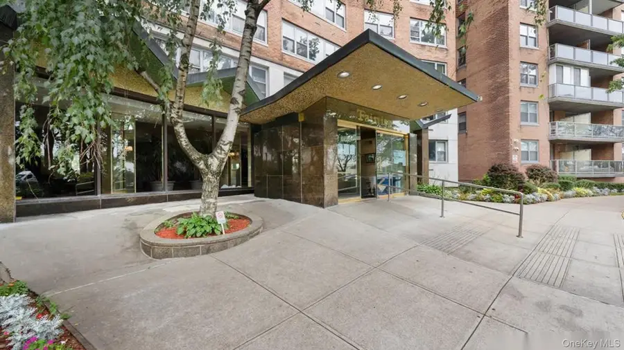 61-20 Grand Central Parkway #C1102, Forest Hills, NY 11375 - #3