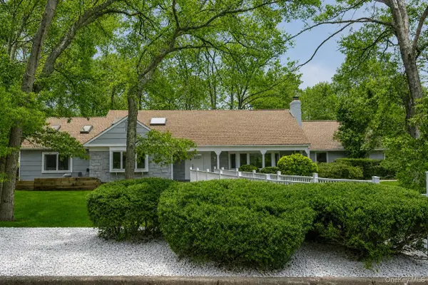 2 Westbourne Lane, Melville, NY 11747