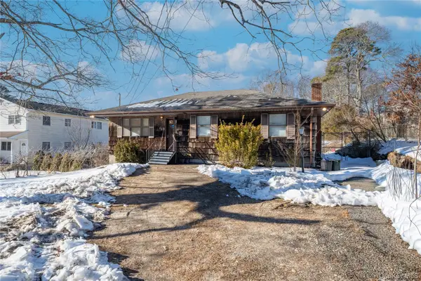 42 Victory Avenue, Shirley, NY 11967