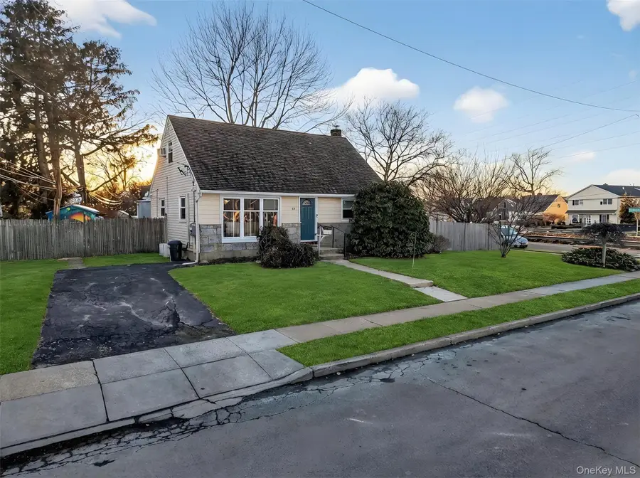 59 Holly Road, Hewlett, NY 11557 - #3