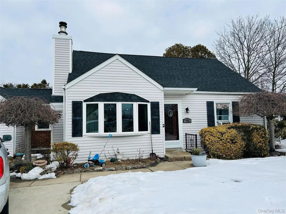 109 Vesper Court, Babylon, NY 11702 - #1