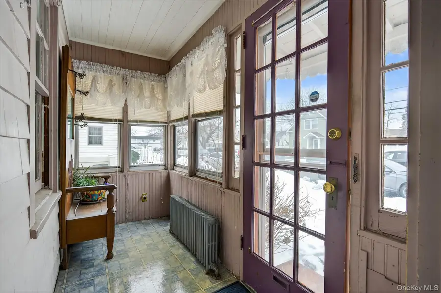 8 Henry Place, Bay Shore, NY 11706 - #3